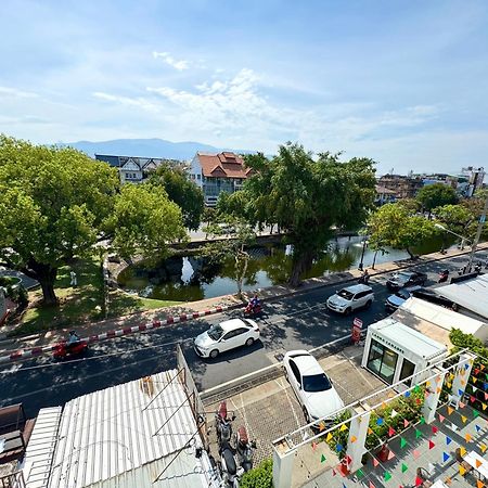 Nidhra Lanna Hotel Чиангмай Екстериор снимка