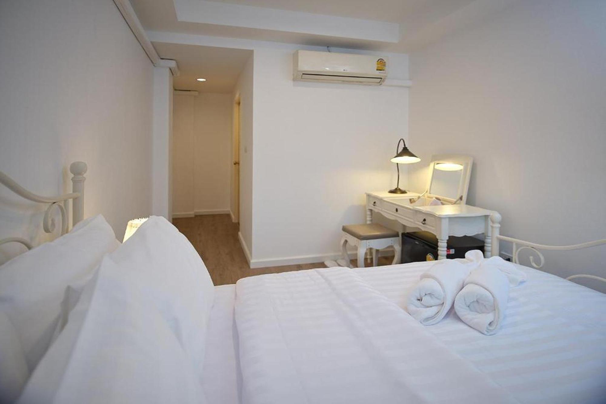 Nidhra Lanna Hotel Чиангмай Екстериор снимка
