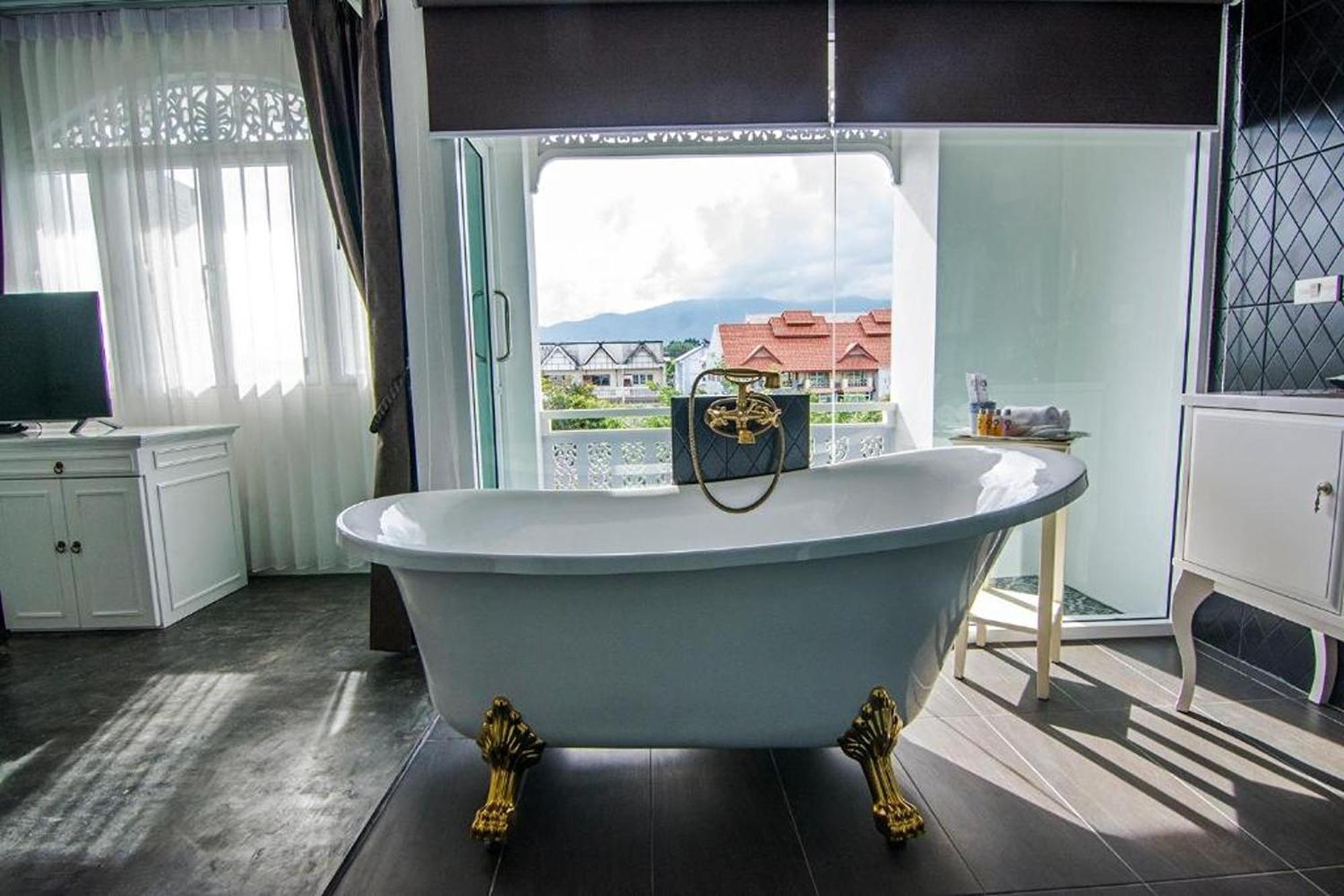Nidhra Lanna Hotel Чиангмай Екстериор снимка