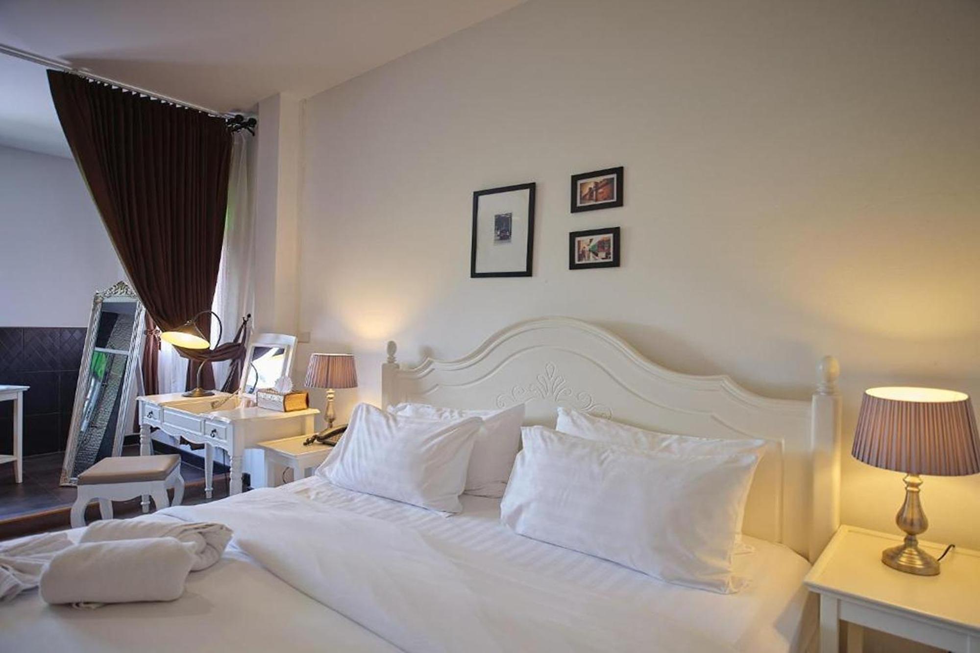 Nidhra Lanna Hotel Чиангмай Екстериор снимка