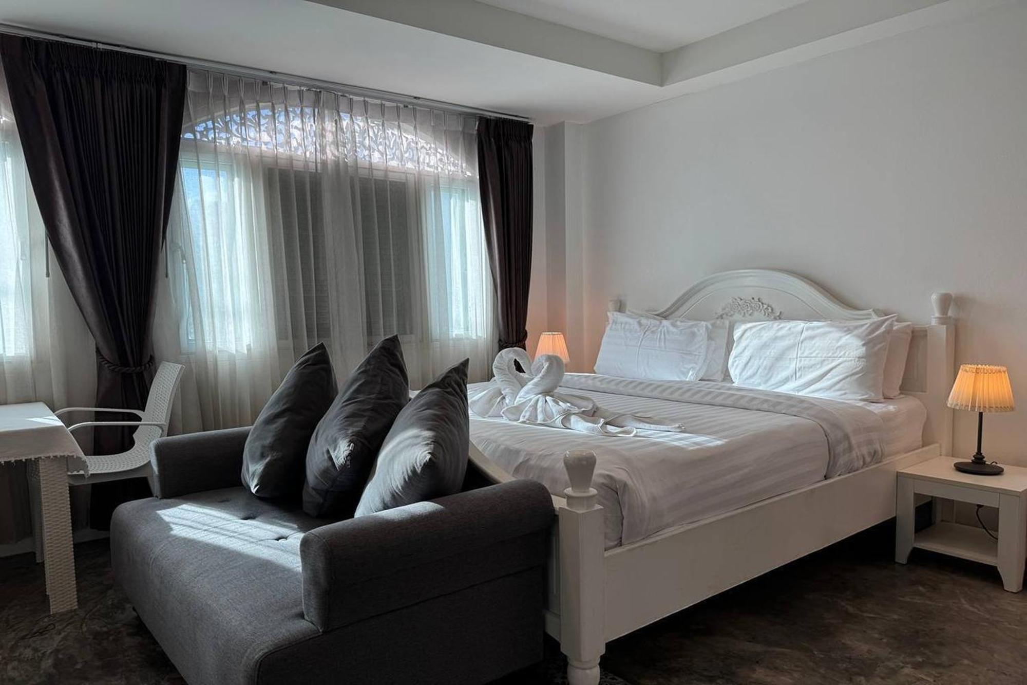 Nidhra Lanna Hotel Чиангмай Екстериор снимка