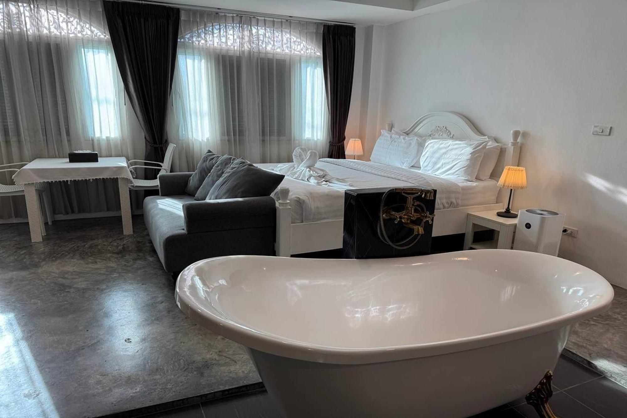 Nidhra Lanna Hotel Чиангмай Екстериор снимка