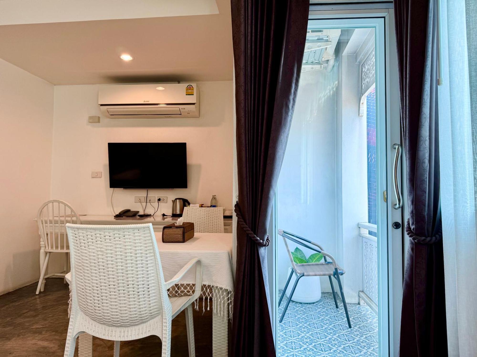 Nidhra Lanna Hotel Чиангмай Екстериор снимка