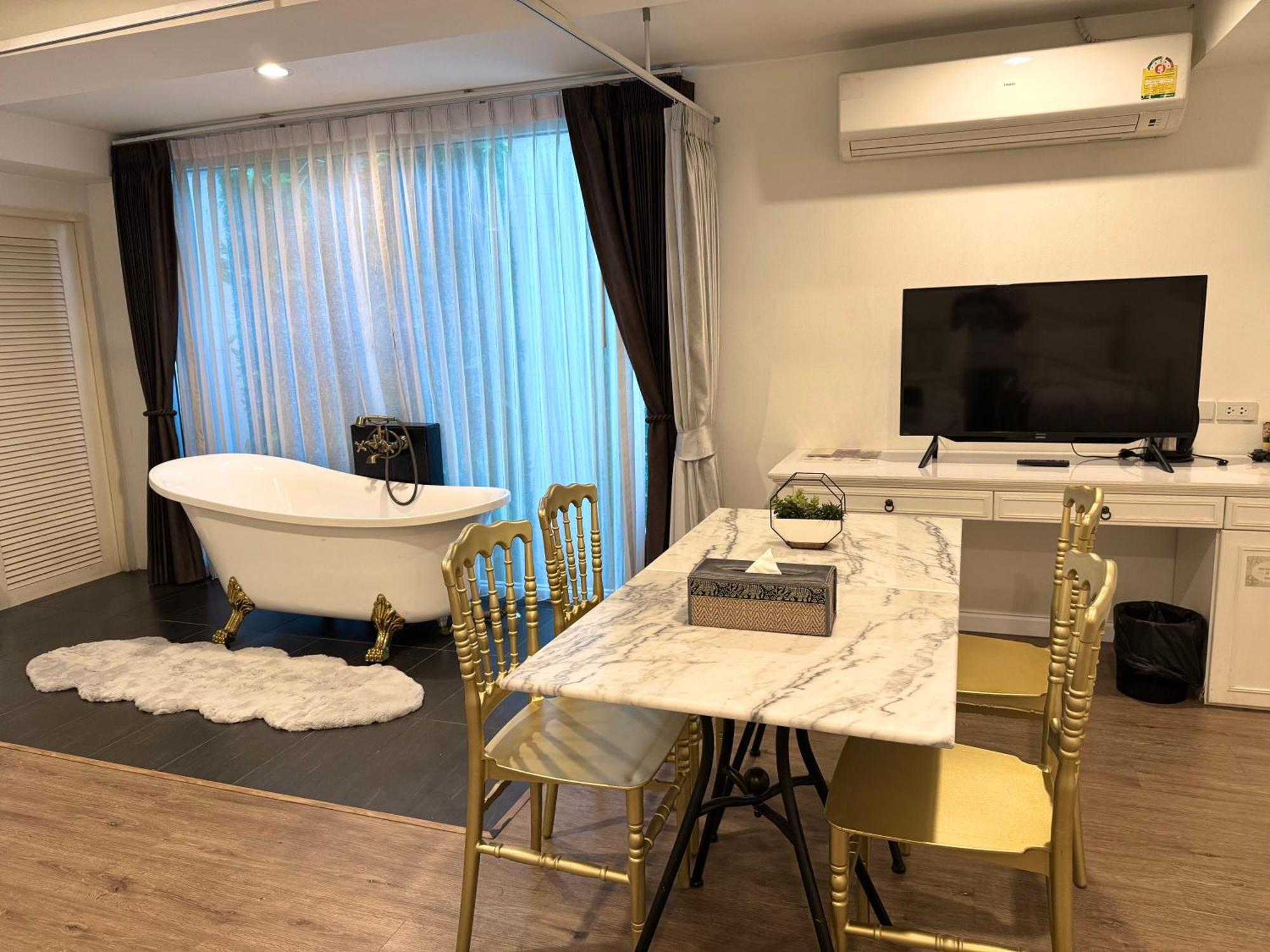 Nidhra Lanna Hotel Чиангмай Екстериор снимка
