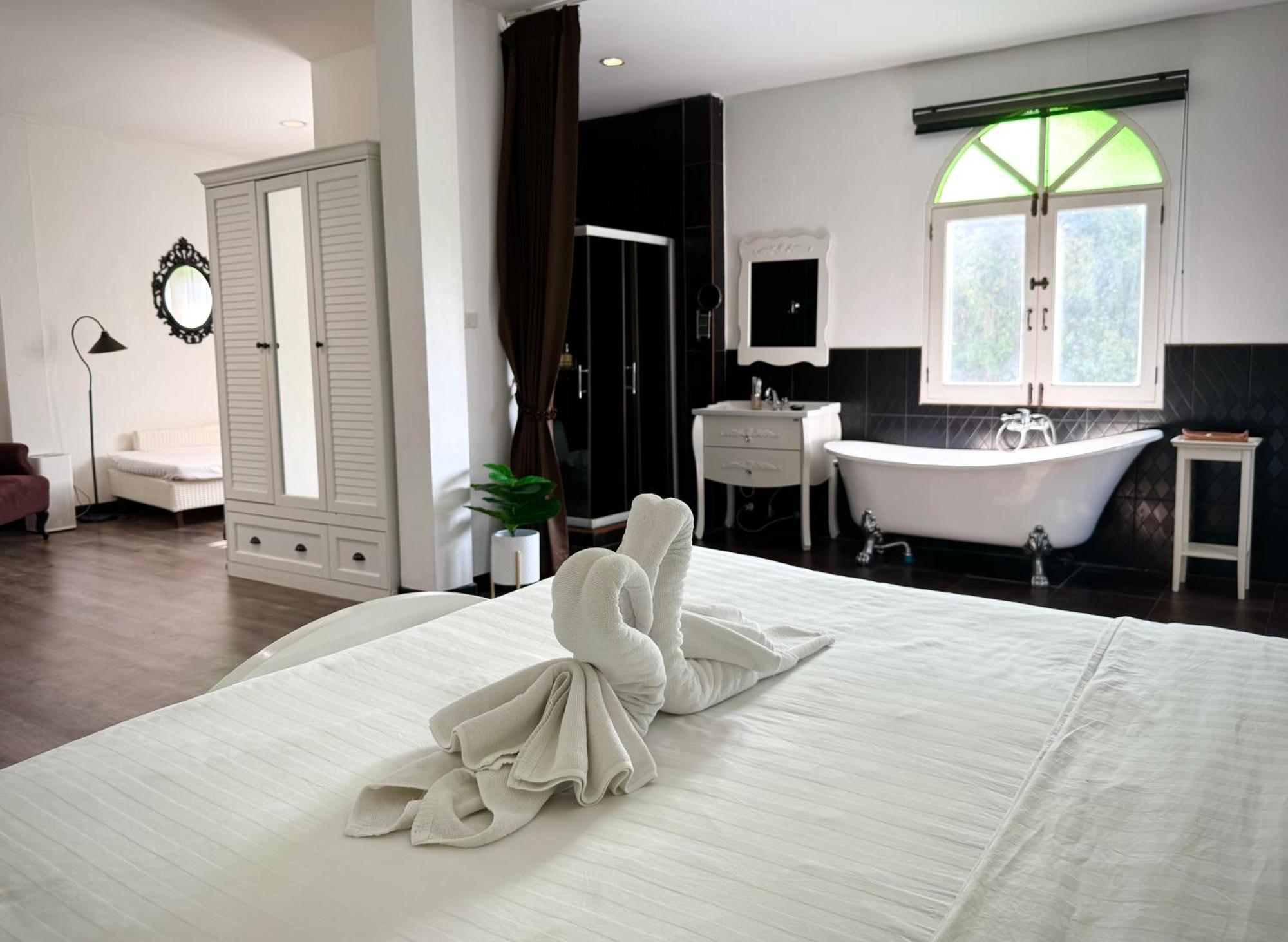 Nidhra Lanna Hotel Чиангмай Екстериор снимка