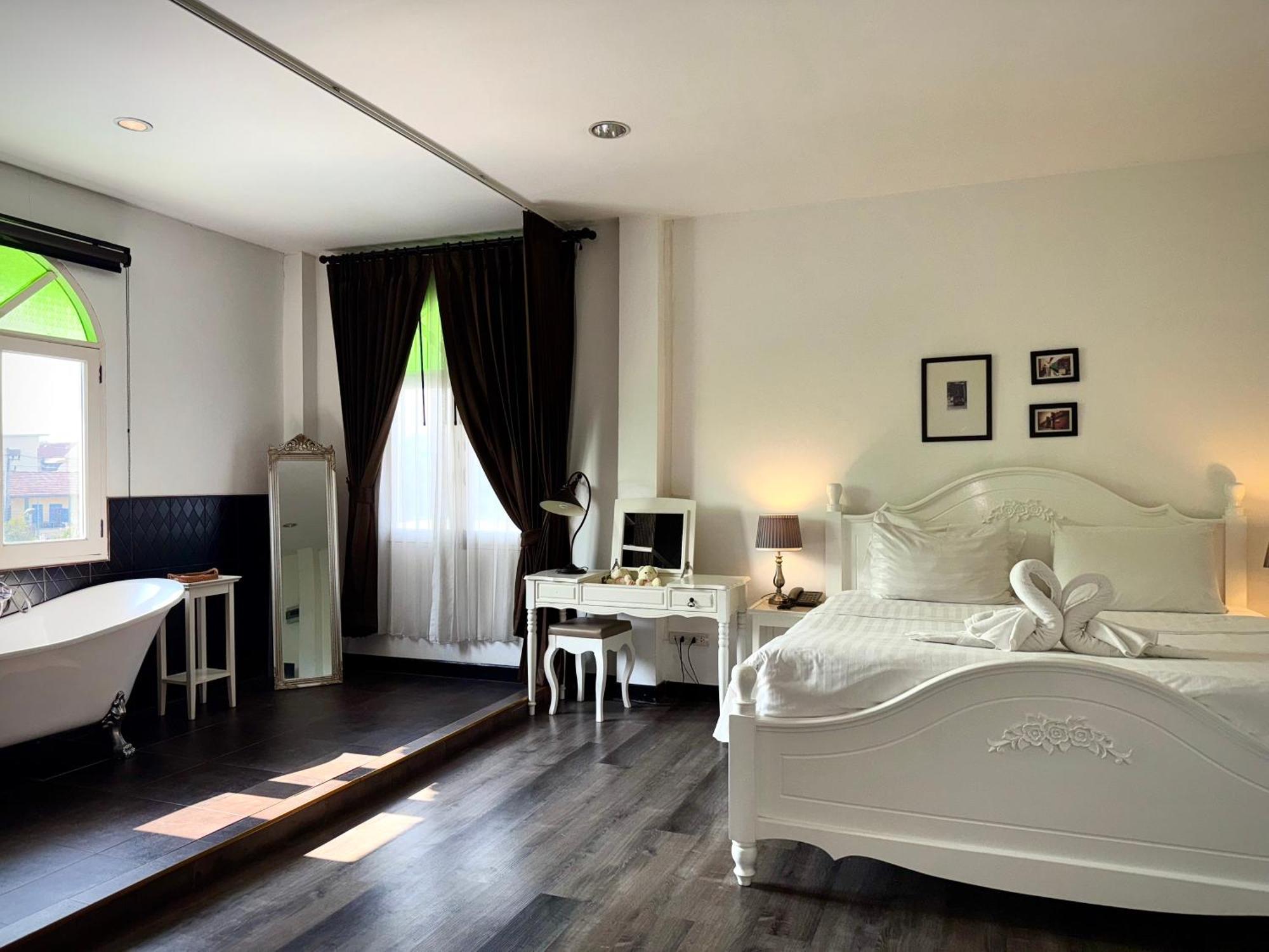 Nidhra Lanna Hotel Чиангмай Екстериор снимка