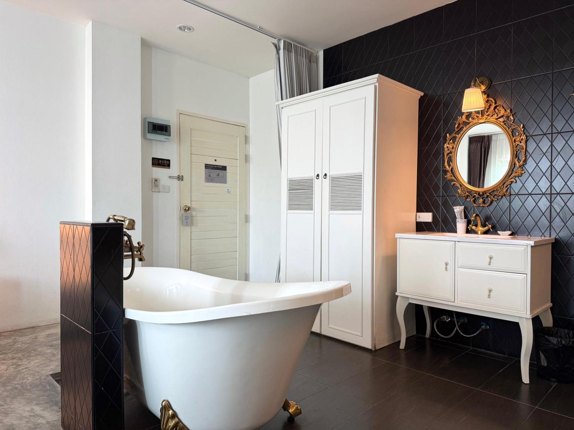 Nidhra Lanna Hotel Чиангмай Екстериор снимка