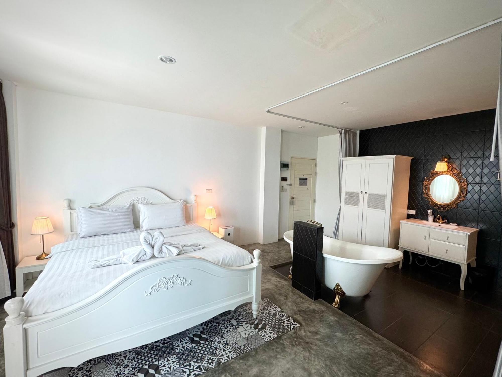 Nidhra Lanna Hotel Чиангмай Екстериор снимка