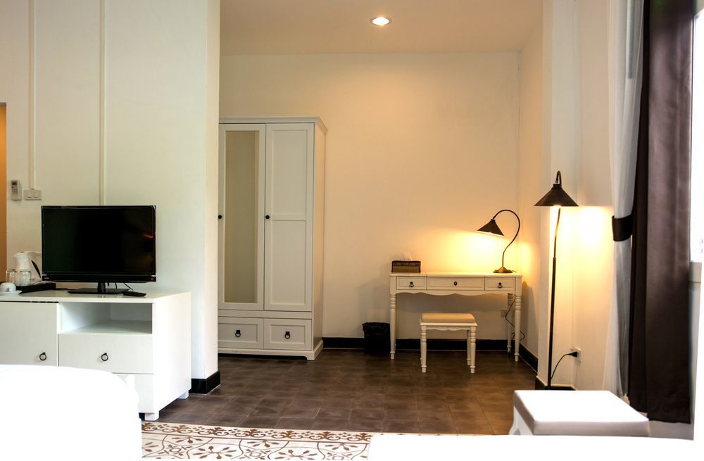 Nidhra Lanna Hotel Чиангмай Екстериор снимка