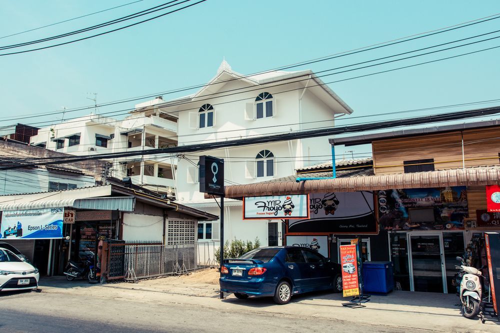 Nidhra Lanna Hotel Чиангмай Екстериор снимка