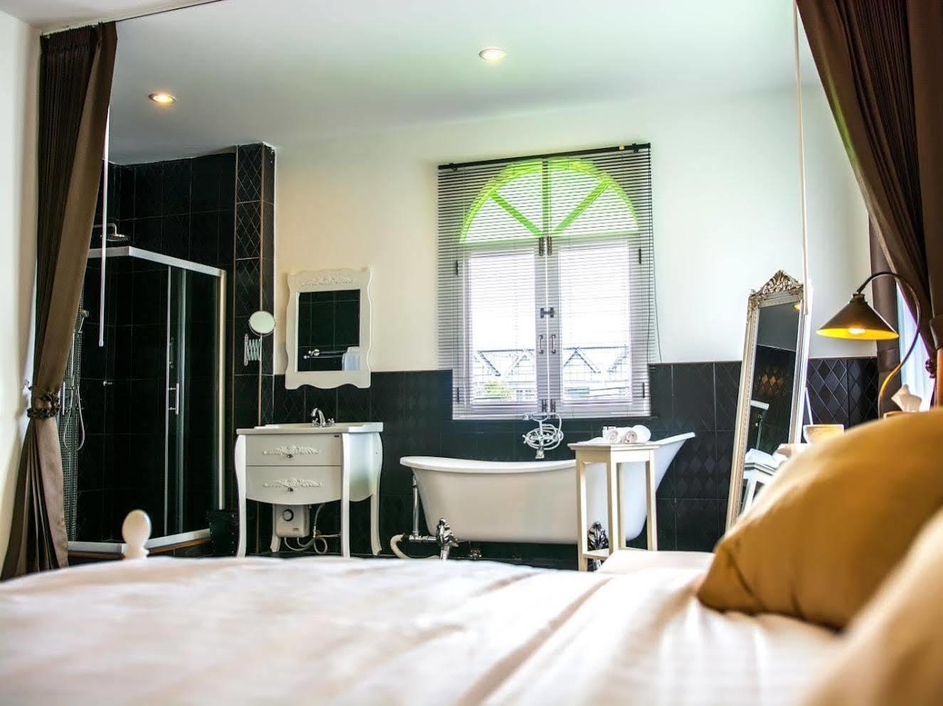 Nidhra Lanna Hotel Чиангмай Екстериор снимка