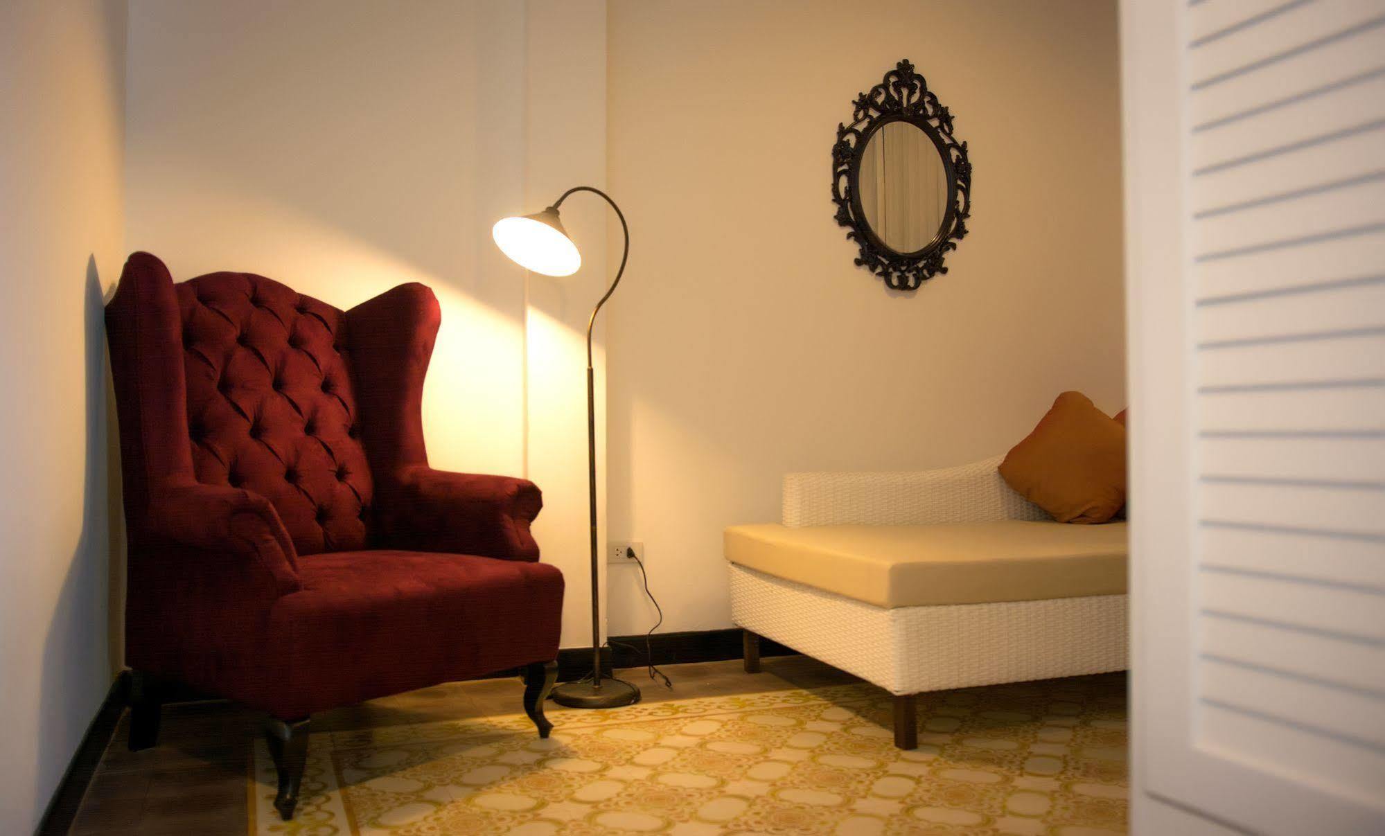 Nidhra Lanna Hotel Чиангмай Екстериор снимка